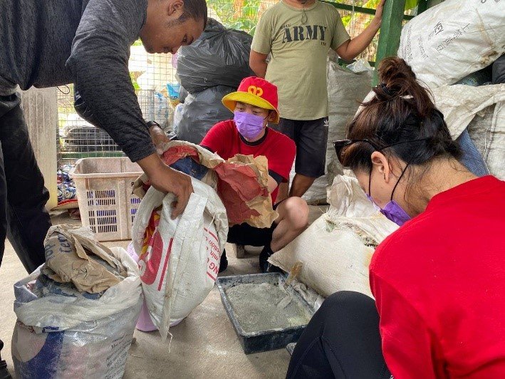 AmBank Committed to Help in Rehabilitating Coral Reefs in Tioman Island