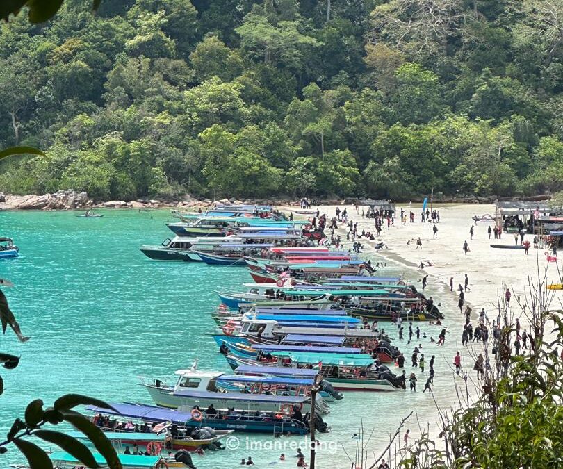Islanders Squeezed Out by Mainland Boatmen